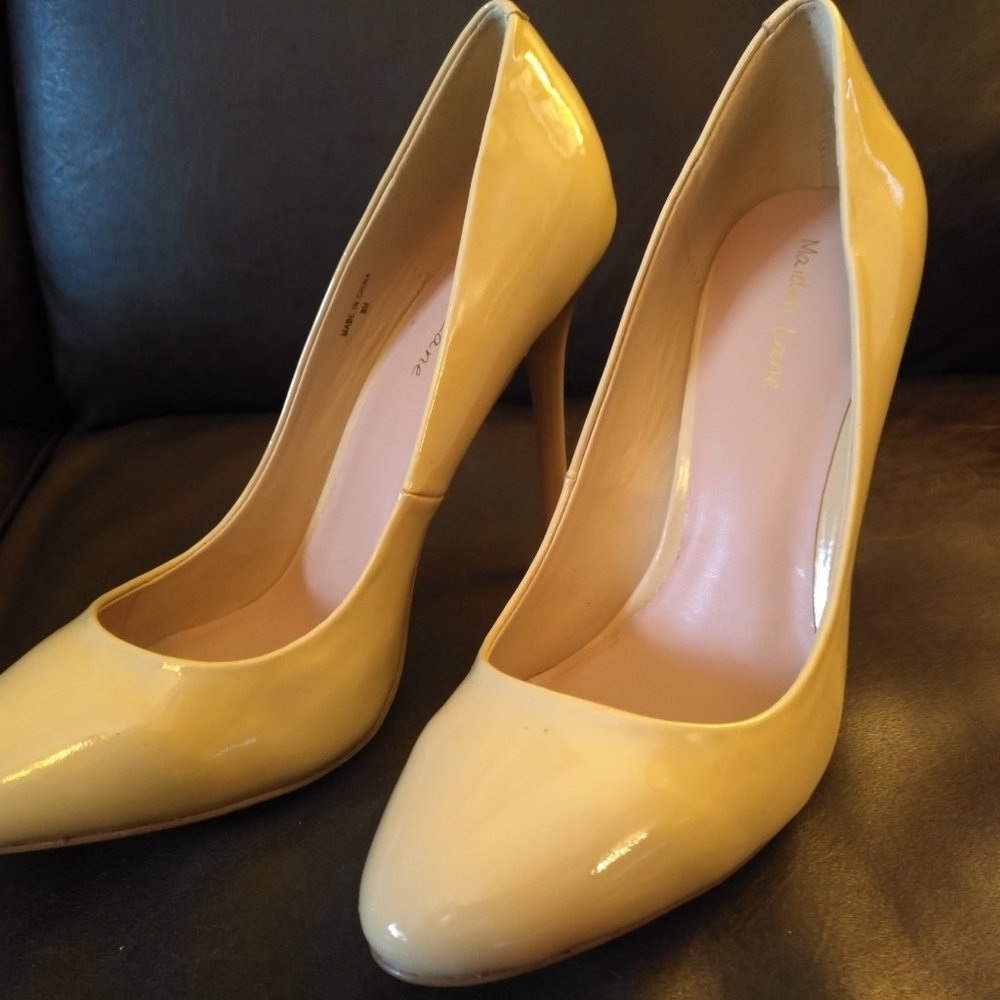 Nude Pumps - Picture 2 of 3